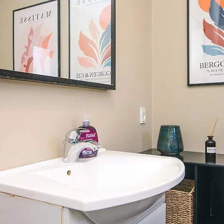 Seaside Panorama Retreat - By Traum *